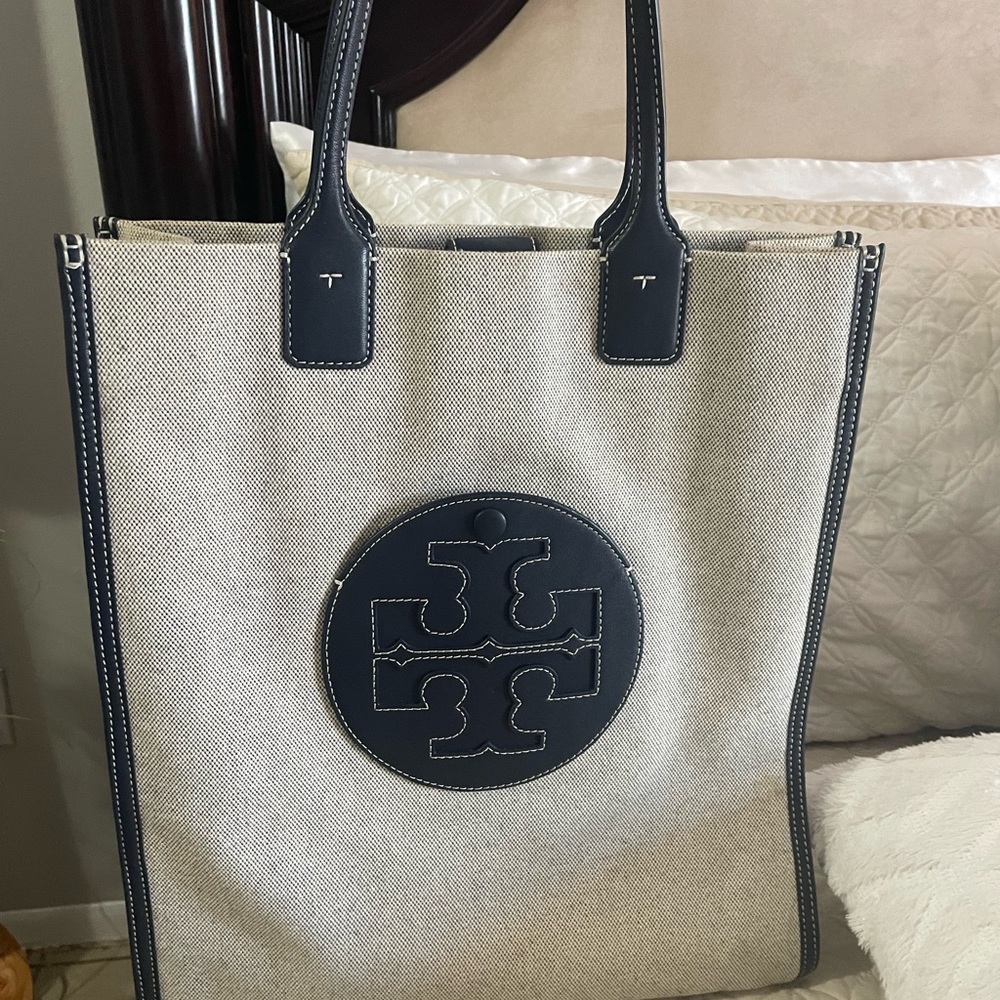 Tory Burch bag used once in like new condition